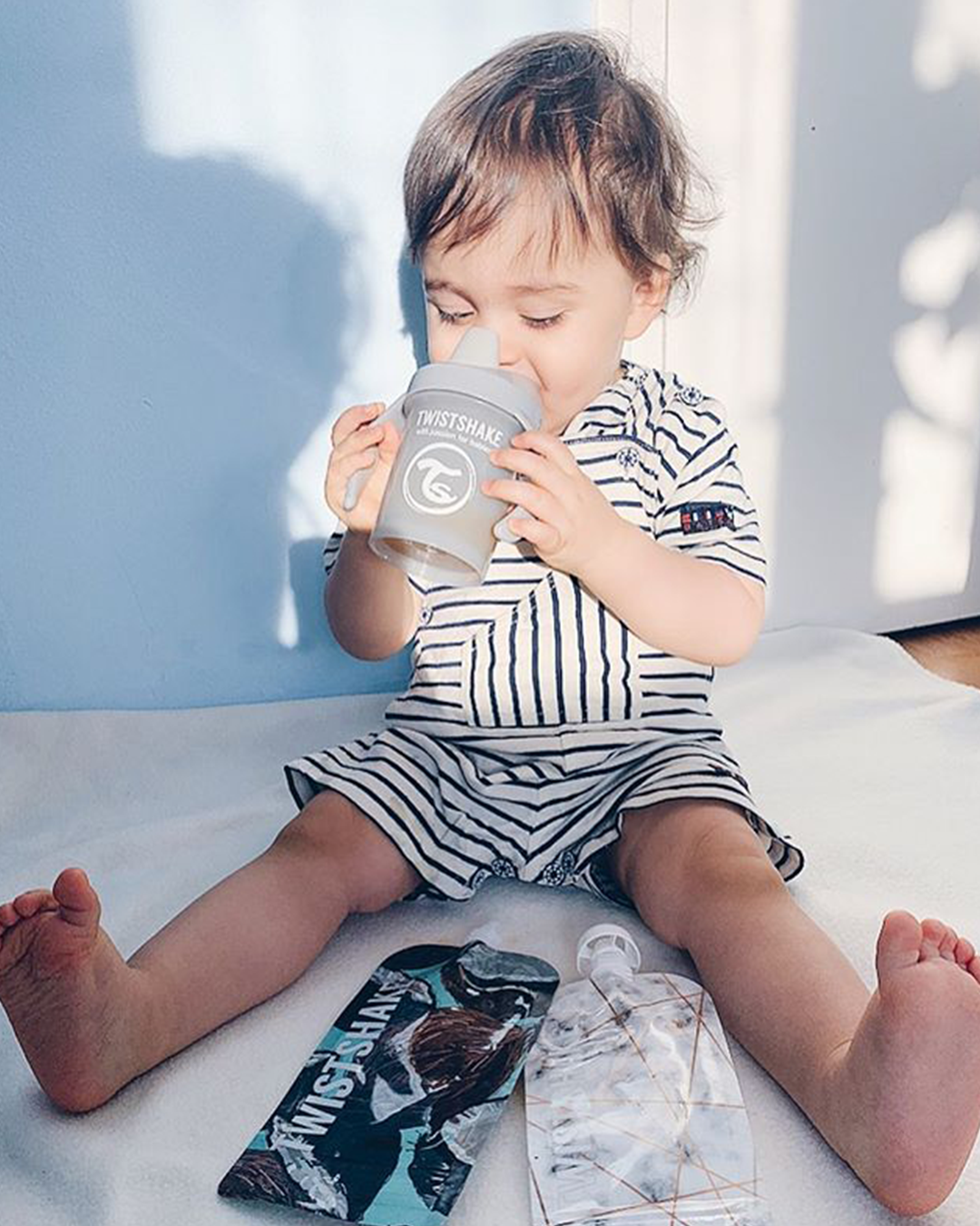 Sippy Cup Spill-free with Mixer Net Small 7 US fl oz / 4 mth+ / Grey hover