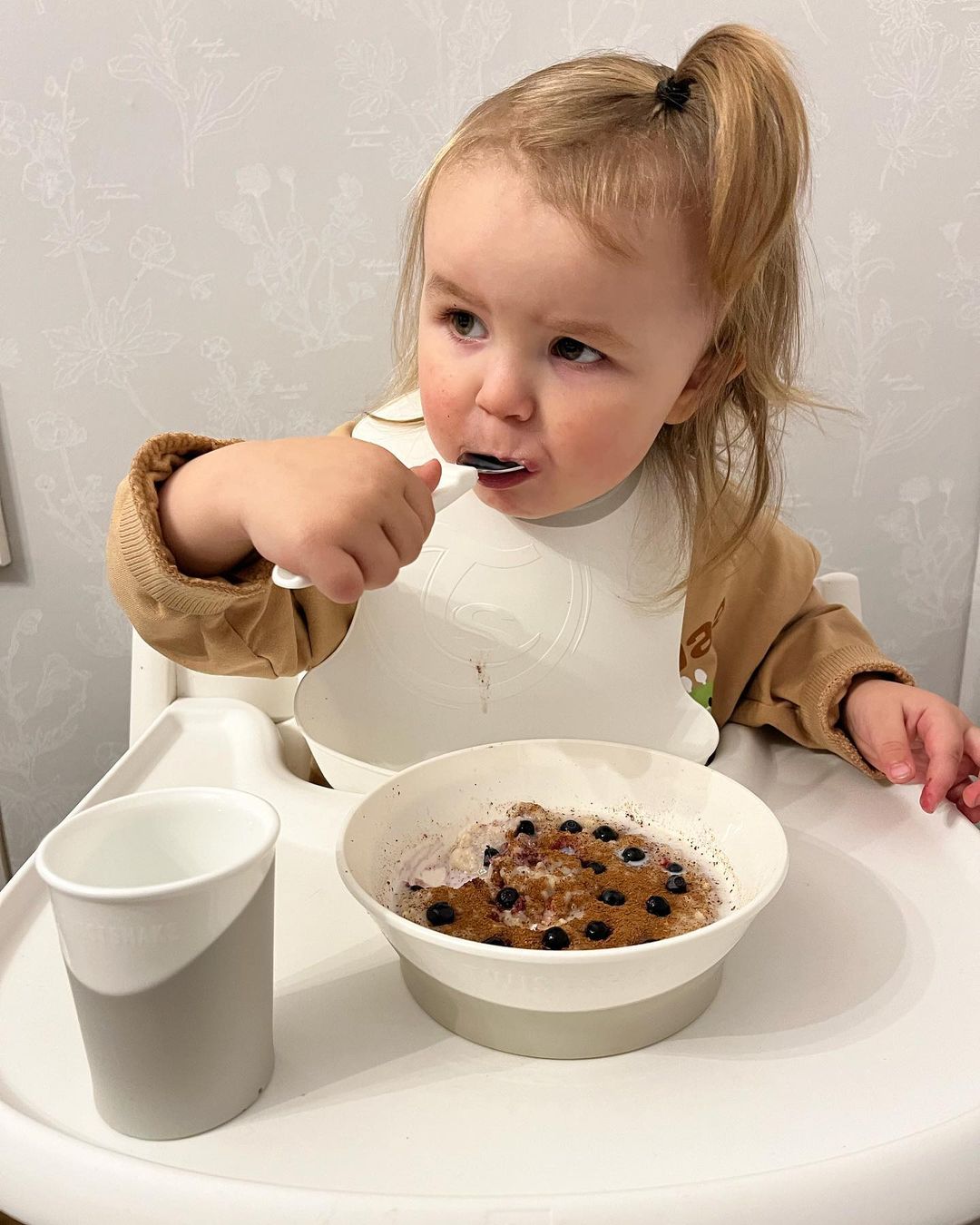 Infant bowl with lid Stackable / 6 mth+ / White hover